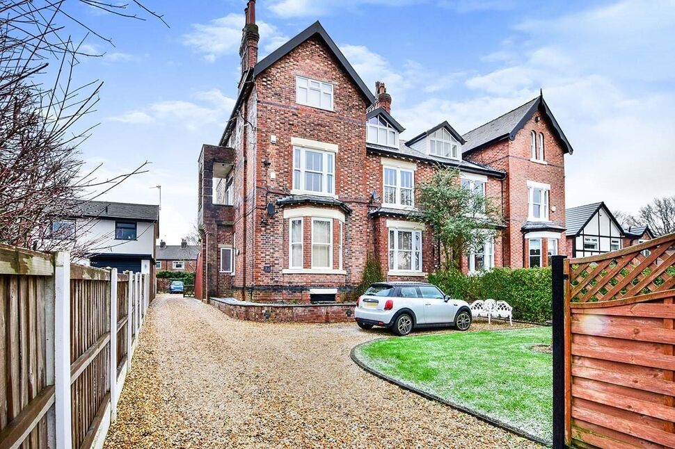 Main image of 2 bedroom Flat to rent, The Crescent, Stockport, Greater Manchester, SK3