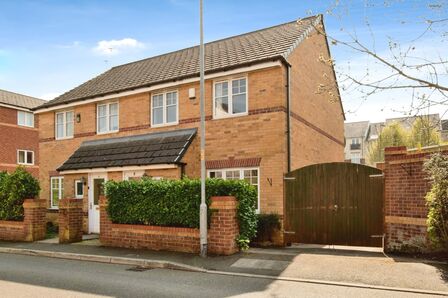 Eldroth Avenue, 3 bedroom Semi Detached House for sale, £275,000