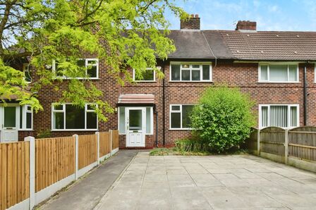 3 bedroom Mid Terrace House for sale
