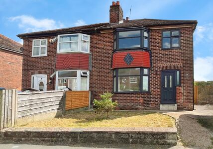 Dorset Avenue, 3 bedroom Semi Detached House to rent, £1,300 pcm