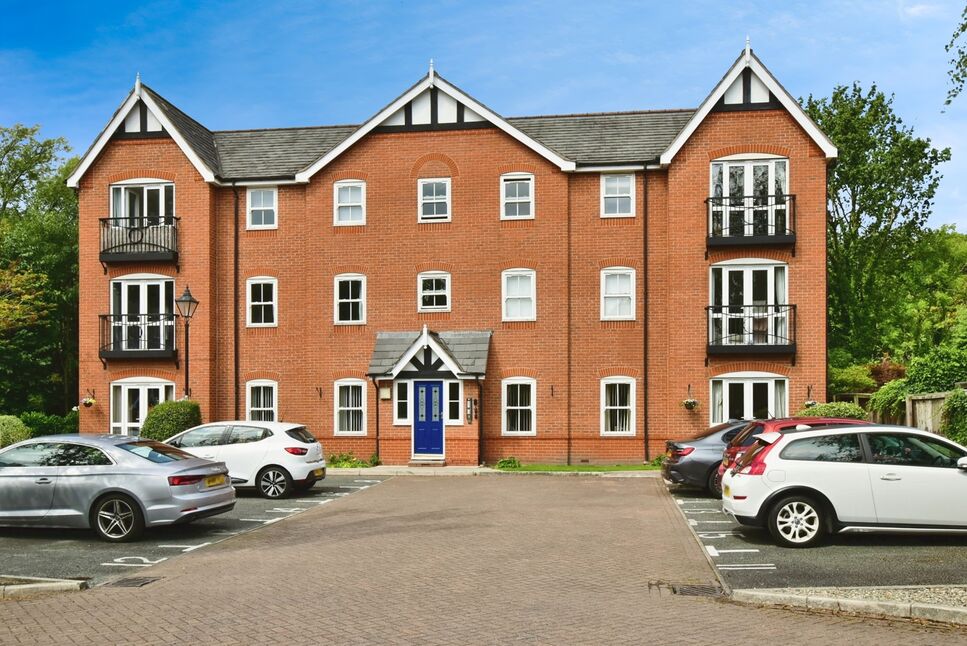 Main image of 2 bedroom  Flat for sale, Grosvenor Court, Brook Road, Greater Manchester, SK8