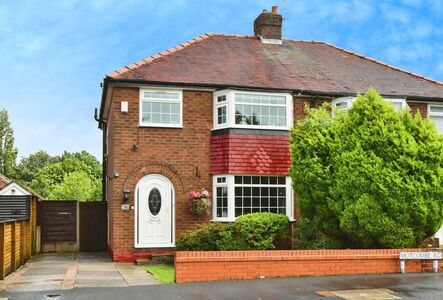 Motcombe Road, 3 bedroom Semi Detached House for sale, £370,000