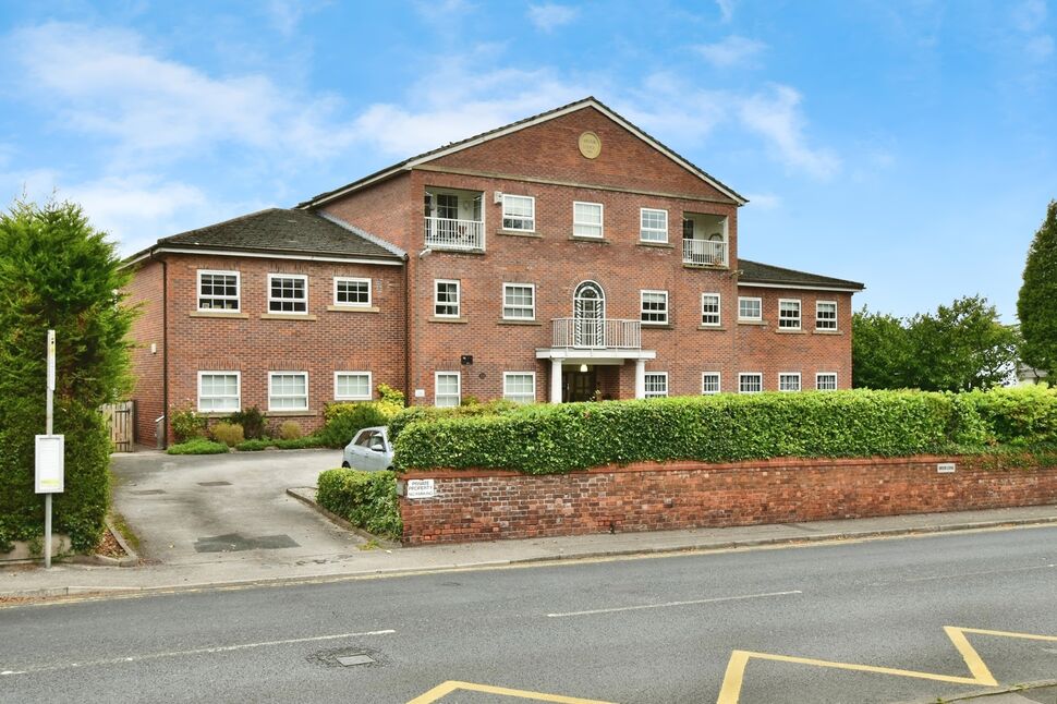 Main image of 2 bedroom  Flat for sale, Schools Hill, Cheadle, Greater Manchester, SK8