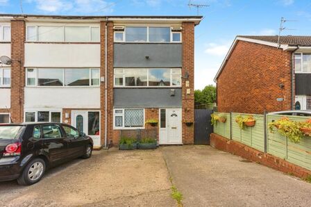 3 bedroom End Terrace House for sale