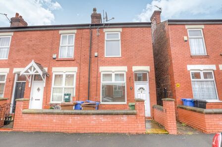 2 bedroom End Terrace House for sale