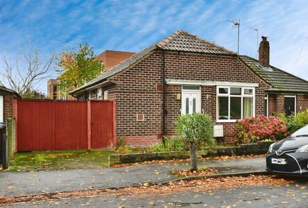 2 bedroom Semi Detached Bungalow for sale