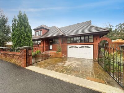 Broadway, 3 bedroom Detached House for sale, &pound;895,000