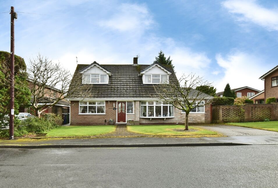 Main image of 3 bedroom Detached House for sale, Turnberry Road, Heald Green, Greater Manchester, SK8