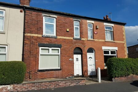 3 bedroom Mid Terrace House for sale