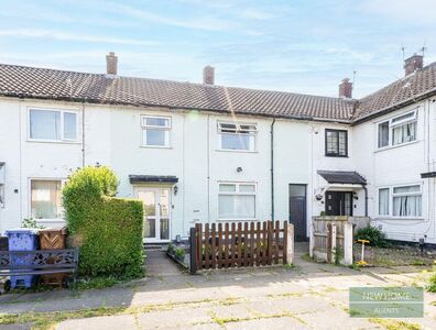 3 bedroom Mid Terrace House for sale