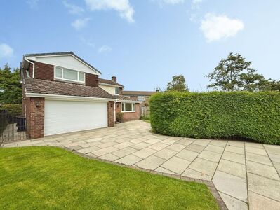 Midhurst Close, 4 bedroom Detached House for sale, &pound;725,000