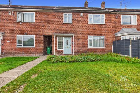 3 bedroom Mid Terrace House for sale