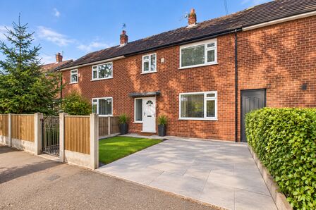 3 bedroom Mid Terrace House for sale