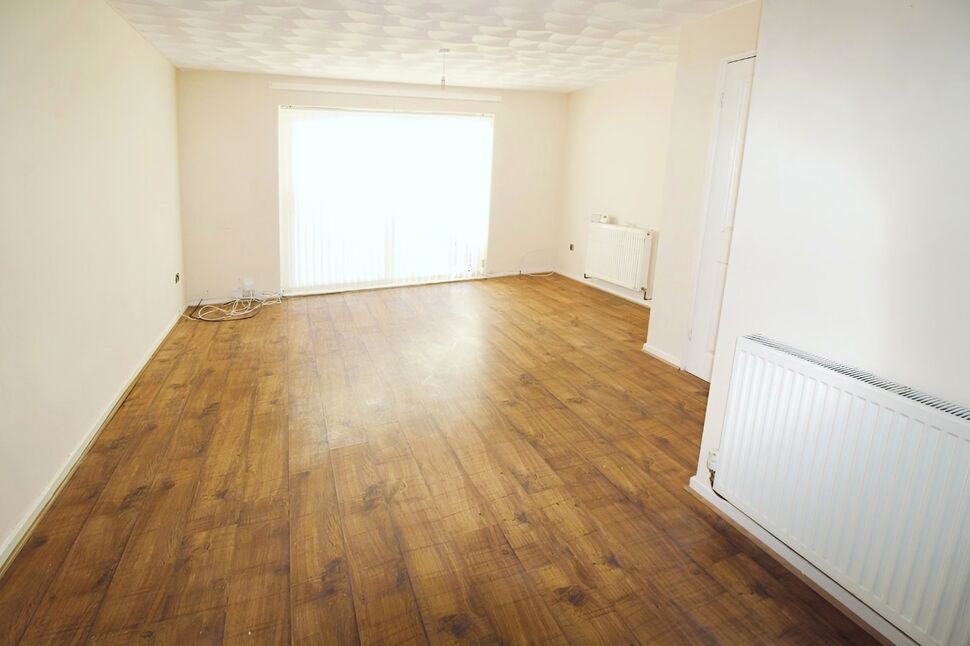 Lounge / Dining Area