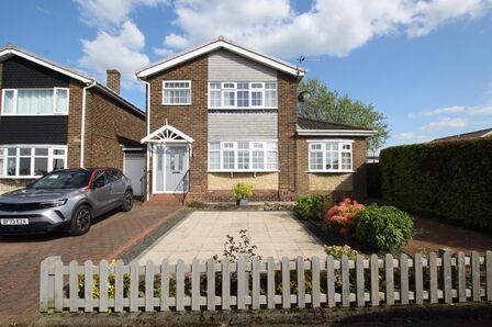 Dulverston Close, 3 bedroom Detached House for sale, £270,000