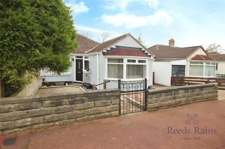 St. Cuthberts Road, 3 bedroom Semi Detached Bungalow for sale, £170,000