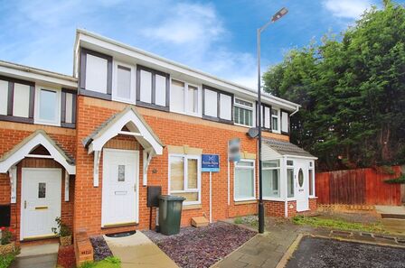 2 bedroom Mid Terrace House to rent