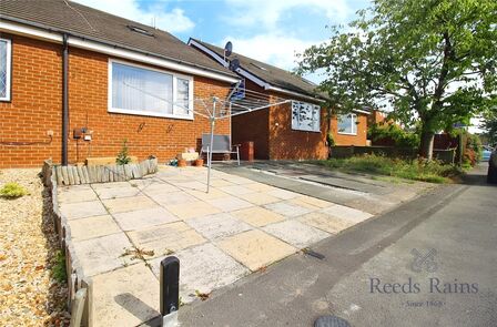 1 bedroom Semi Detached Bungalow for sale