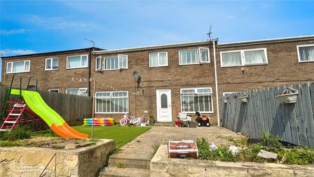 3 bedroom Mid Terrace House for sale