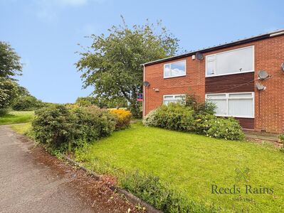 Lotus Close, 2 bedroom Flat to rent, &pound;795 pcm