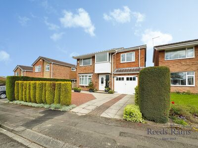 Madeira Close, 4 bedroom Detached House for sale, &pound;425,000