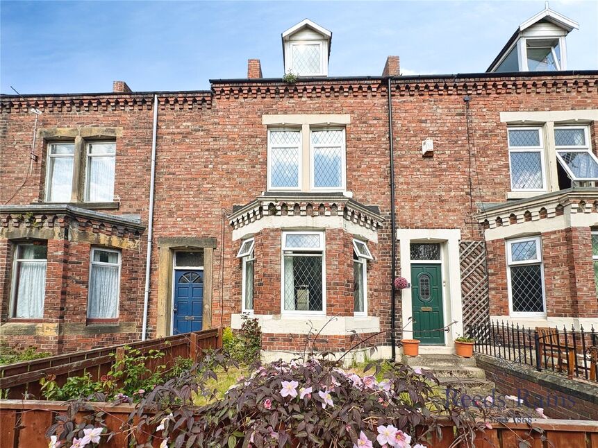 4 bedroom Mid Terrace House for sale