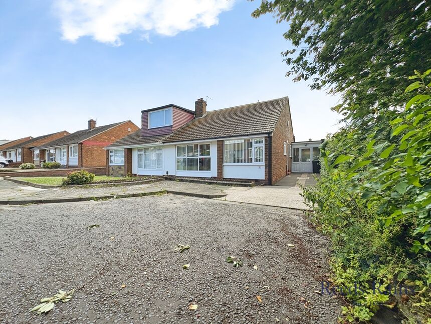 Main image of 2 bedroom Semi Detached Bungalow for sale, Bracknell Gardens, Newcastle upon Tyne, Tyne and Wear, NE5