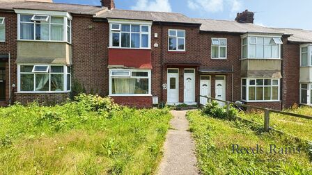 2 bedroom Mid Terrace House for sale
