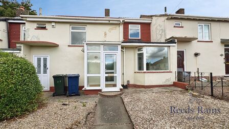 Keswick Grove, 2 bedroom Mid Terrace House for sale, &pound;130,000