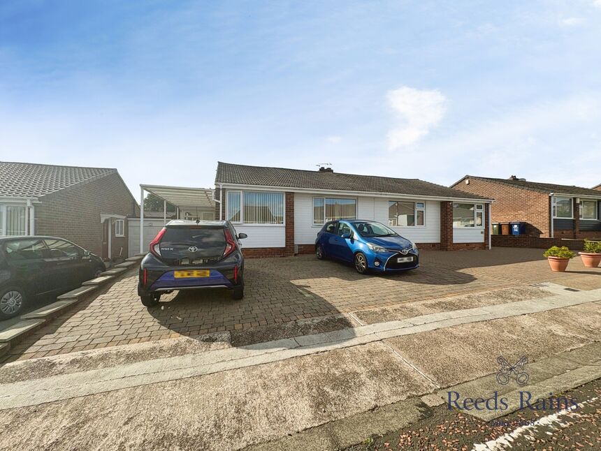 Main image of 2 bedroom Semi Detached Bungalow for sale, Chadderton Drive, Newcastle upon Tyne, Tyne and Wear, NE5