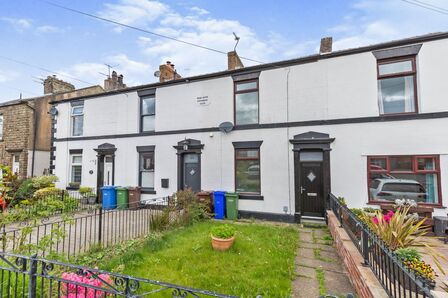 Blackburn Road, 2 bedroom Mid Terrace House to rent, £850 pcm
