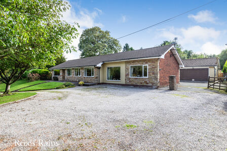 5 bedroom Detached Bungalow for sale