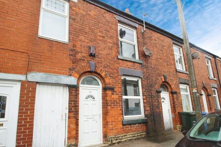 Hindley Street, 2 bedroom Mid Terrace House to rent, £725 pcm