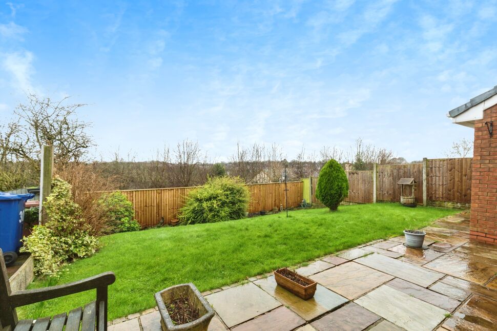 4 bedroom Detached House for sale, Delph Way, WhittleleWoods, PR6 £375,000