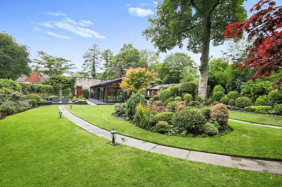 2 bedroom Detached House for sale, Rawlinson Lane, Heath Charnock, PR7