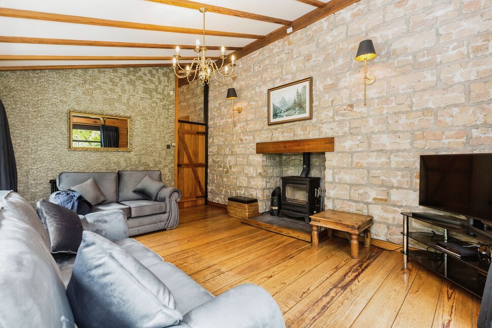 2 bedroom Detached House for sale, Rawlinson Lane, Heath Charnock, PR7