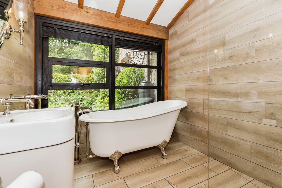 2 bedroom Detached House for sale, Rawlinson Lane, Heath Charnock, PR7