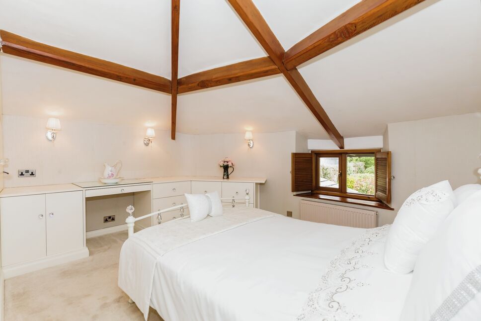 2 bedroom Detached House for sale, Rawlinson Lane, Heath Charnock, PR7