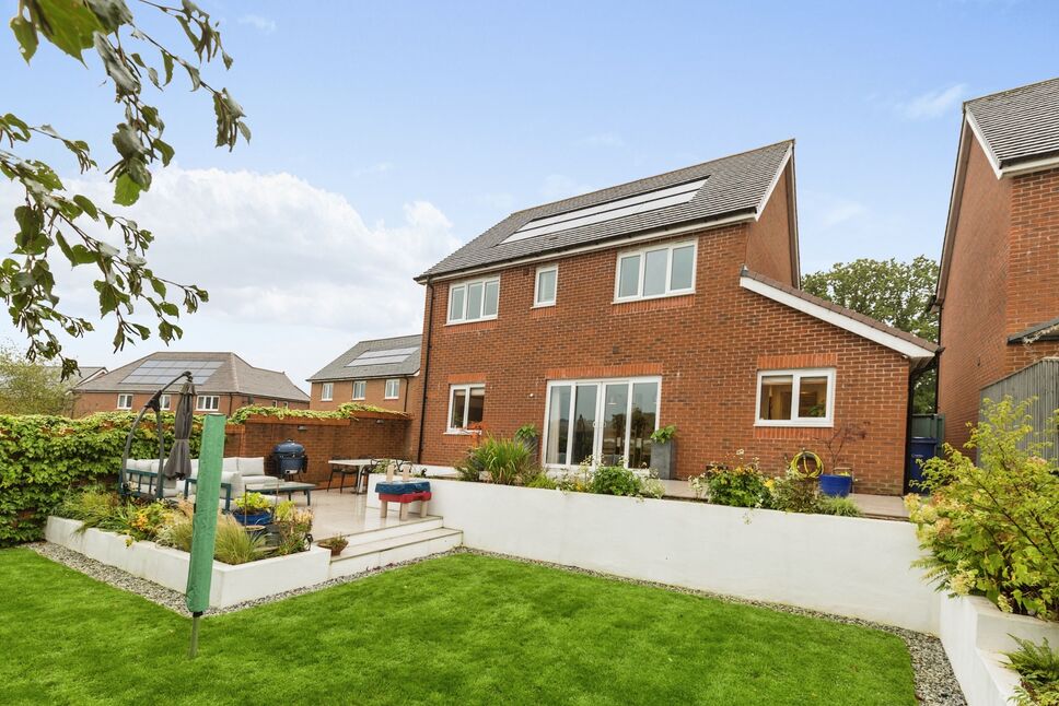 4 bedroom Detached House for sale, Berry Avenue, WhittleleWoods, PR6