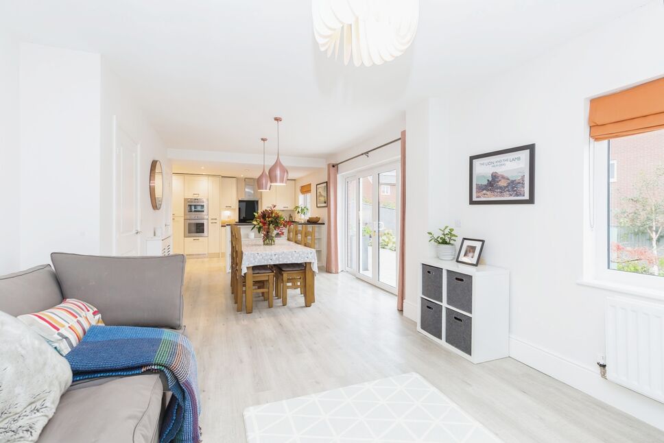 4 bedroom Detached House for sale, Berry Avenue, WhittleleWoods, PR6