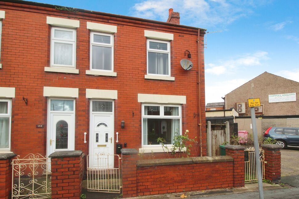 2 bedroom Mid Terrace House for sale, Gillibrand Walks, Chorley, PR7