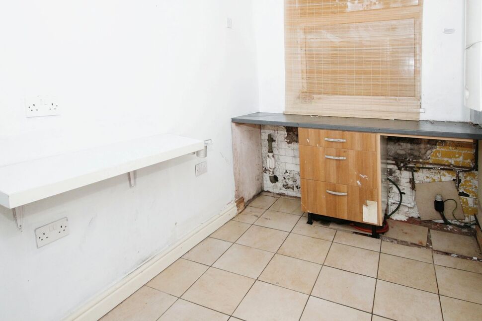 2 bedroom End Terrace House for sale, Bury Lane, Withnell, PR6 £160,000