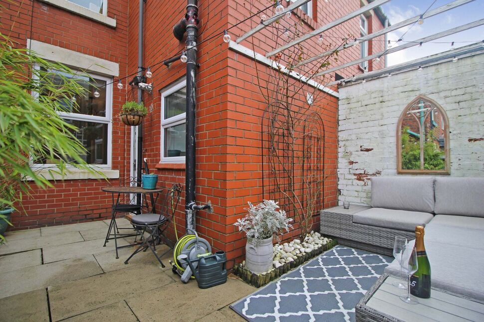 2 bedroom Mid Terrace House for sale, Hamilton Road, Chorley, PR7 £