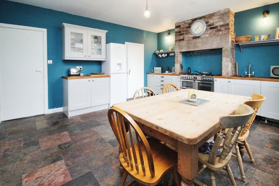 3 bedroom Mid Terrace House for sale, Bury Lane, Withnell, PR6 £190,000