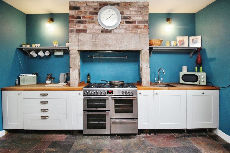 3 bedroom Mid Terrace House for sale, Bury Lane, Withnell, PR6 £190,000