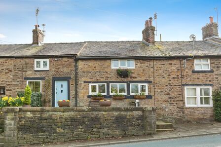 Blackburn Road, 3 bedroom Mid Terrace House for sale, £240,000