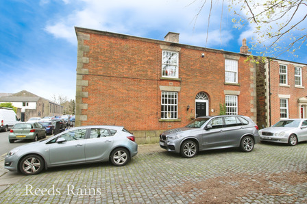 3 bedroom  Flat for sale