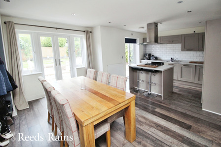Stansfield Drive, 4 bedroom Detached House for sale, &pound;340,000