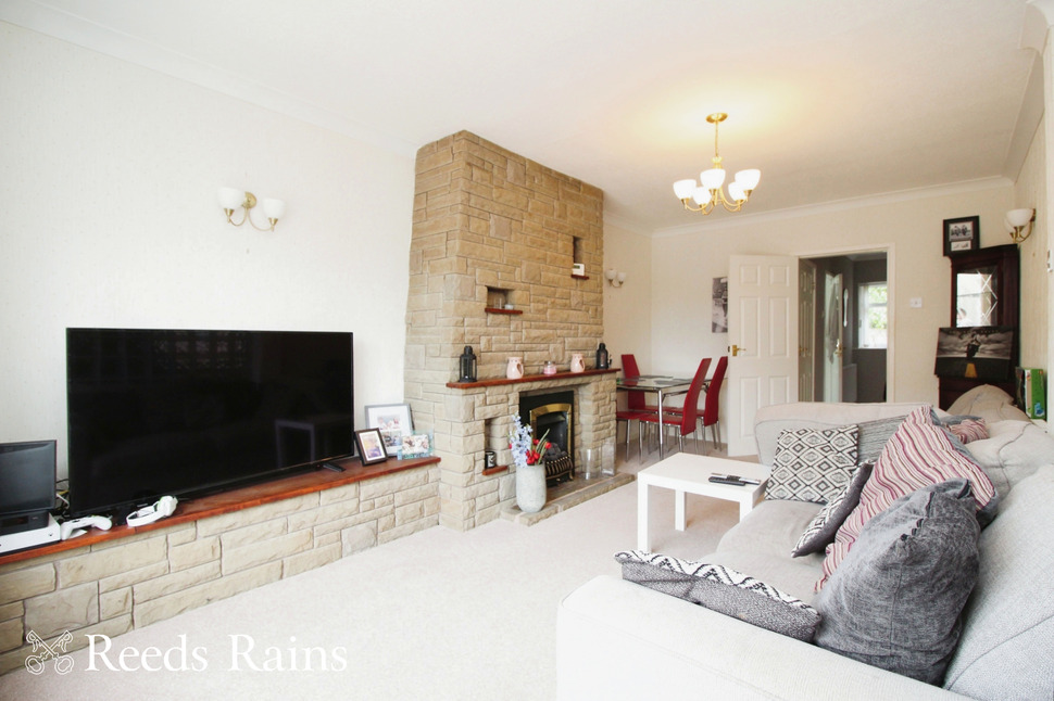 4 bedroom Detached House for sale, Kingsway, Euxton, PR7 £280,000