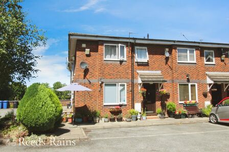 Beechwood Court, 2 bedroom End Terrace House for sale, £90,000
